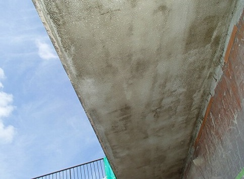 ���h����