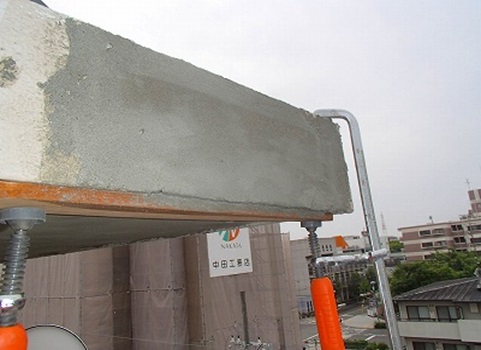 �u������������