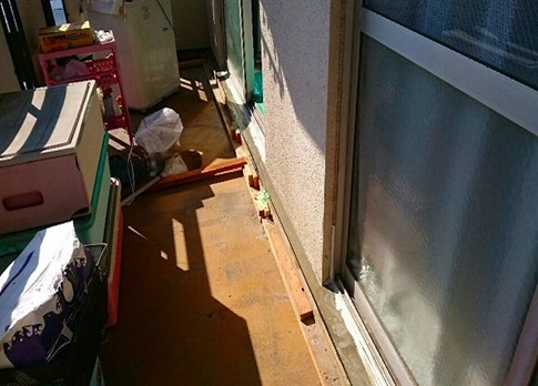 ���R����������