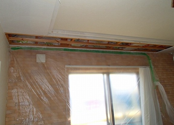 内部1F東面壁寄天井