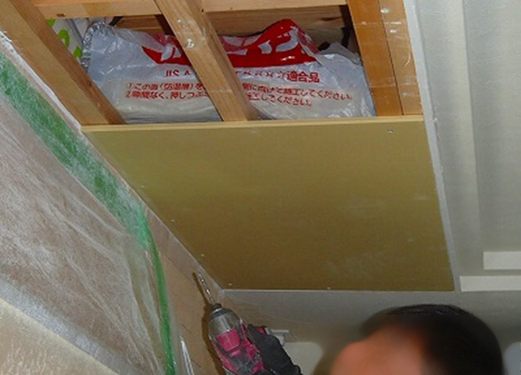 内部1F　天井新設ボード取付