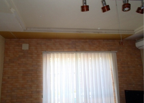 内部1F天井　パテかい