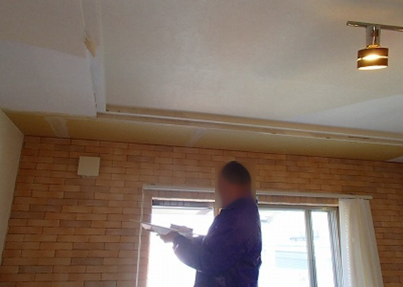 内部1F天井　パテかい