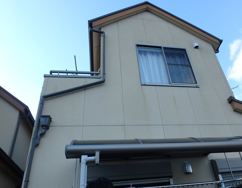 ���ʏC��H���{�H�ɕӂ艼�ݑ��꓌�ʂ����ł͕ǂȂ��ݒu�ӏ����Ȃ��R������ł�����O�ǖʂ���̂Ȃ��͗ǂ��Ƃ����R�̎��^�܂őg�����㕔�ŒP�ǂŌq���A���ʏ㕔���E�ɉΑł���������m�ۂ���B�����ʂ͍���ł����苭���̈�1�ʂ����ł͕s����Ɣ��f�B