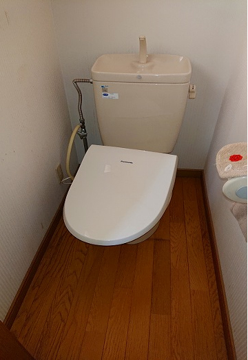 トイレ内改修工事施工前