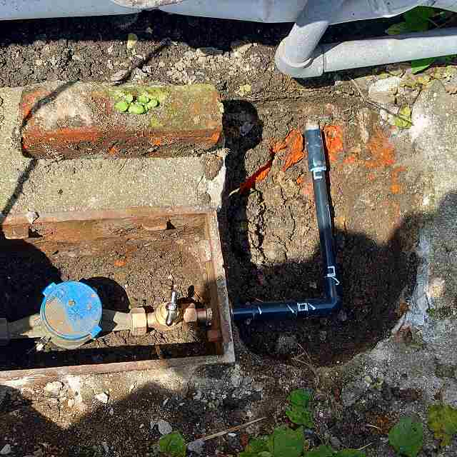 水道メーター　施工中