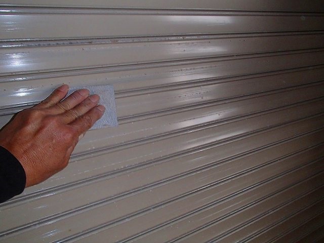 室内側シャッター雨戸裏