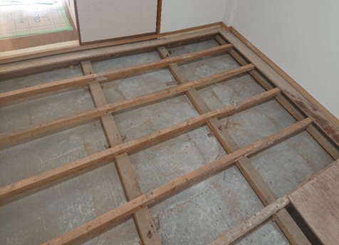 床からの湿気・結露によりネダ腐食